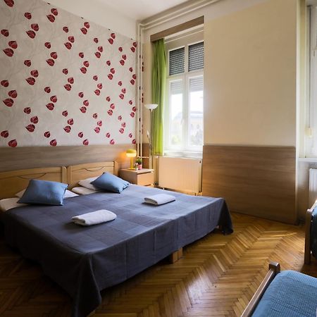 East Station Private Rooms 布达佩斯 外观 照片